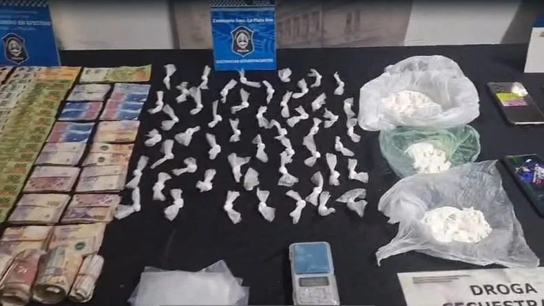 Parte de lo incautado por la polic&iacute;a bonaerense a la banda narco