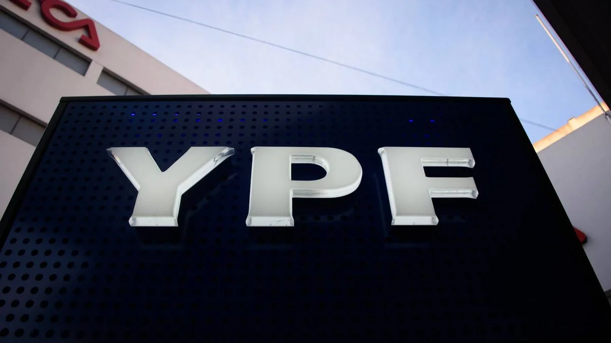 El Gobierno apeló el fallo que ordena entregar acciones de YPF