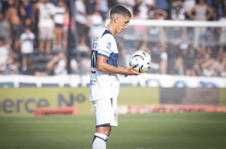 Nicolás Barros Schelotto llegó a la quinta amarilla y no estará a disposición de Gimnasia para los play off del Torneo Apertura