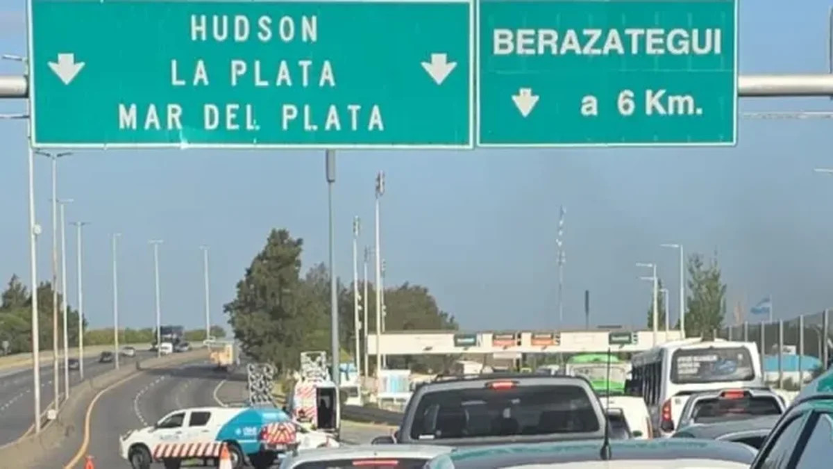 Caos vehicular en la Autopista Buenos Aires - La Plata por una protesta