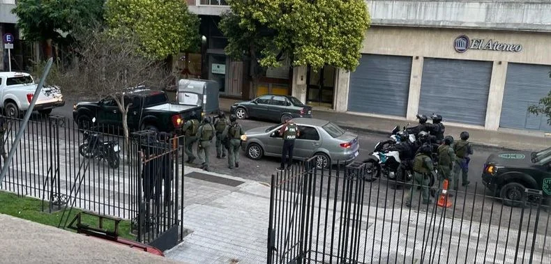 El centro de La Plata amaneci&oacute; lleno de polic&iacute;as por la indagatoria de Iv&aacute;n Tobar