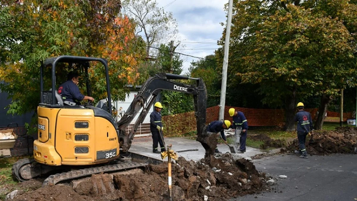 Continúan las tareas de recambio de cañerías de agua en La Plata, Berisso y Ensenada