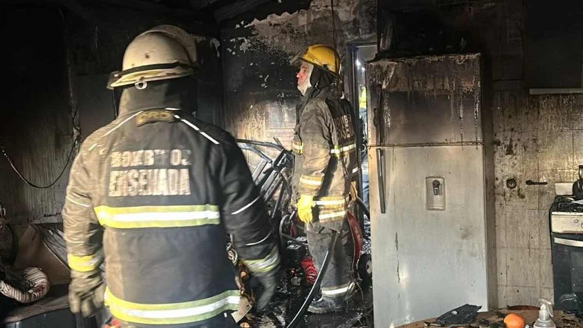 Ensenada: piden donaciones para una mujer y su hijo que perdieron todo en un incendio