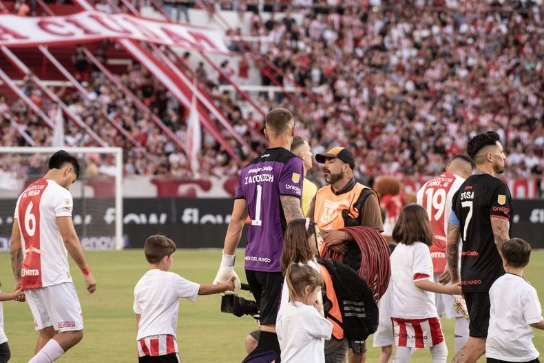Fabricio Iacovich en su debut con Estudiantes
