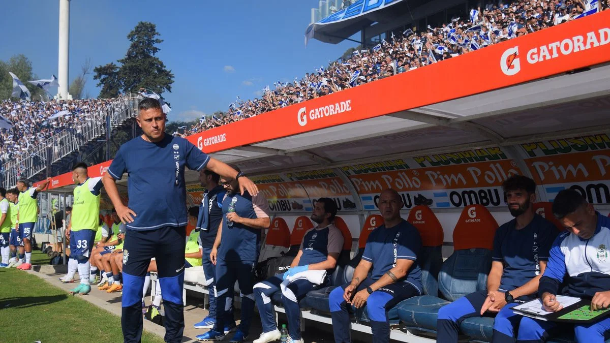 Diego Flores confirmó la lista de convocados de Gimnasia y hay dos regresos