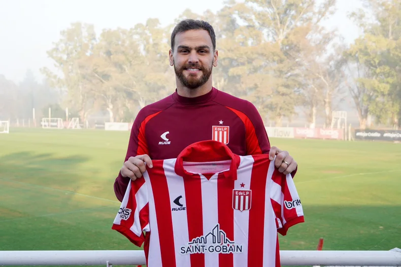 Gonz&aacute;lez Pirez presente en el predio de Estudiantes