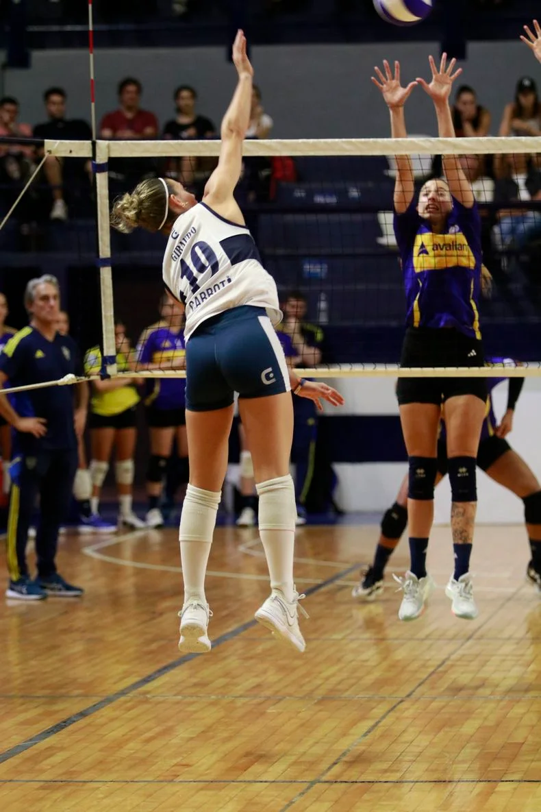 Cami Giraudo clave en la ofensiva para el triunfo de Las Lobas