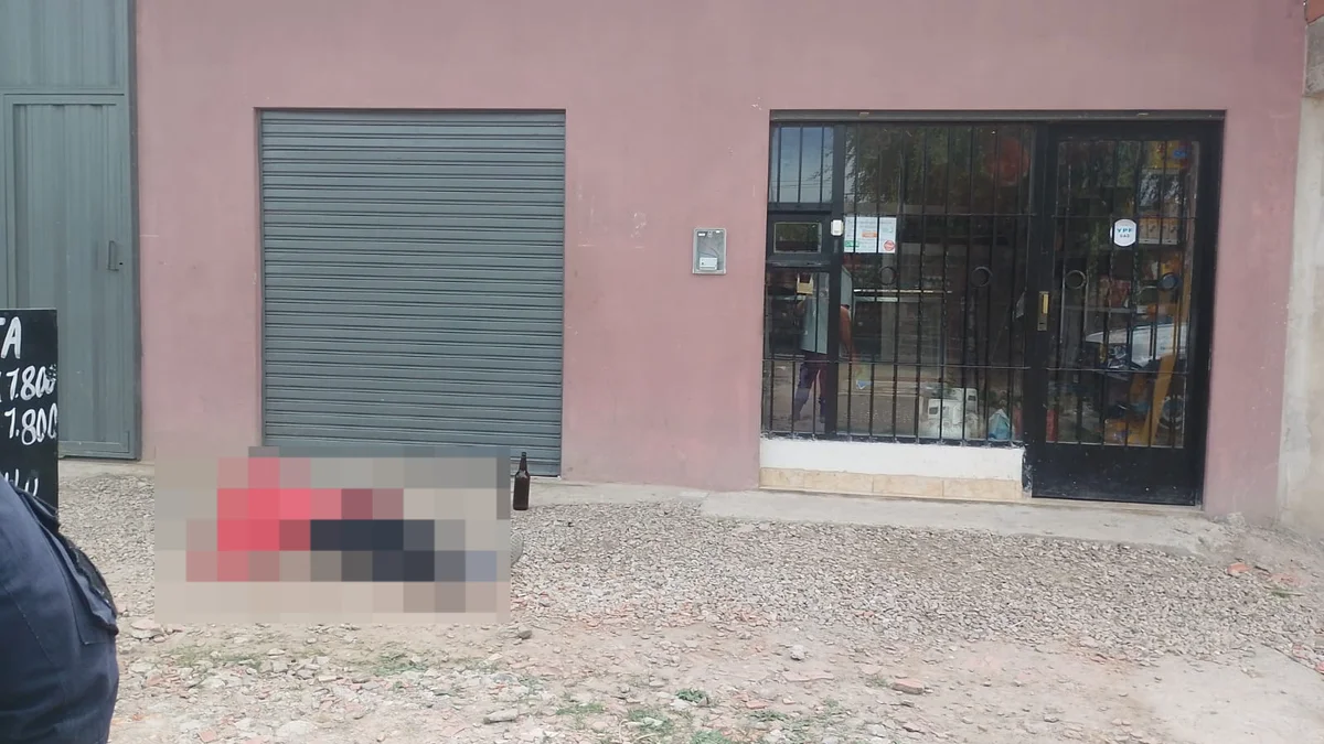 Conmoción en La Plata: murió mientras tomaba una cerveza