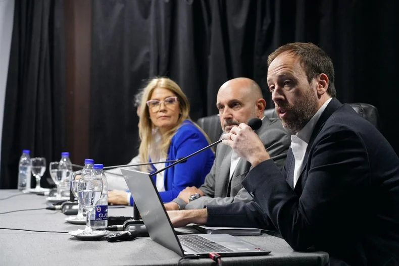 El ministro de Economía de la Provincia explicó el Presupuesto 2026 ante legisladores