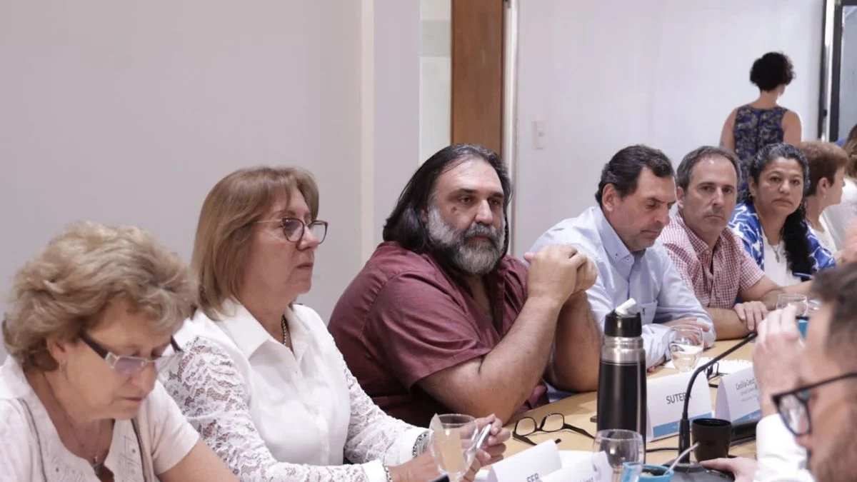 Docentes de la Provincia le metieron presión a la Legislatura por el Presupuesto