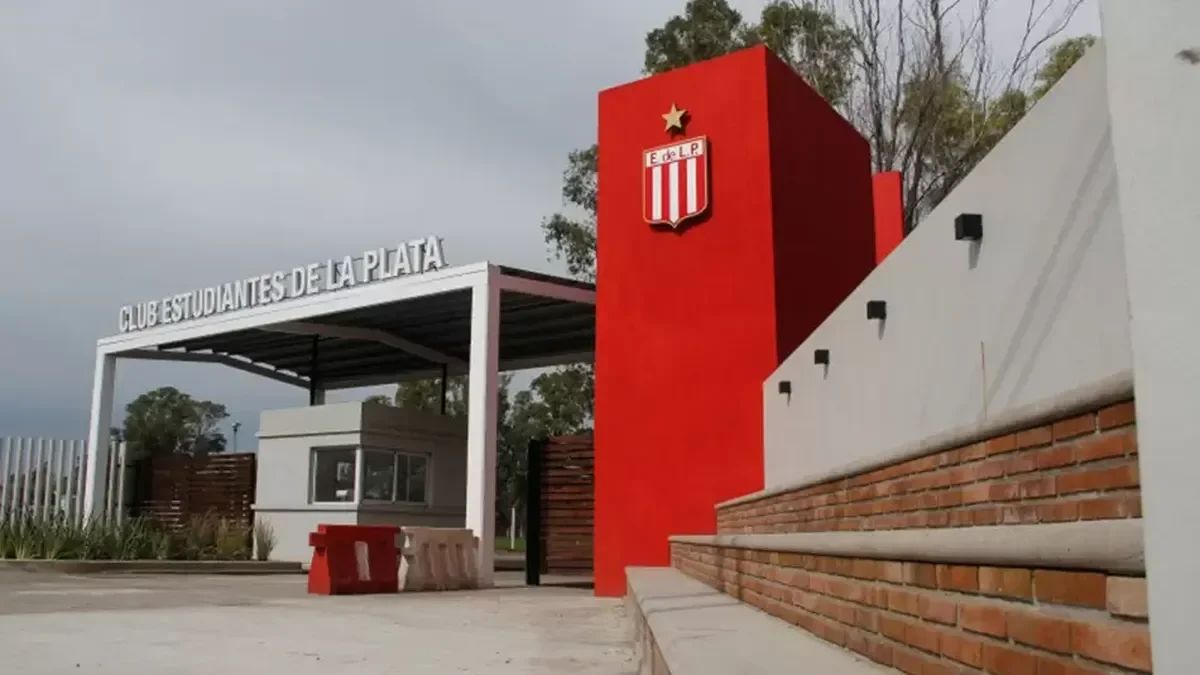 Estudiantes analiza pasos a seguir en reunión de CD