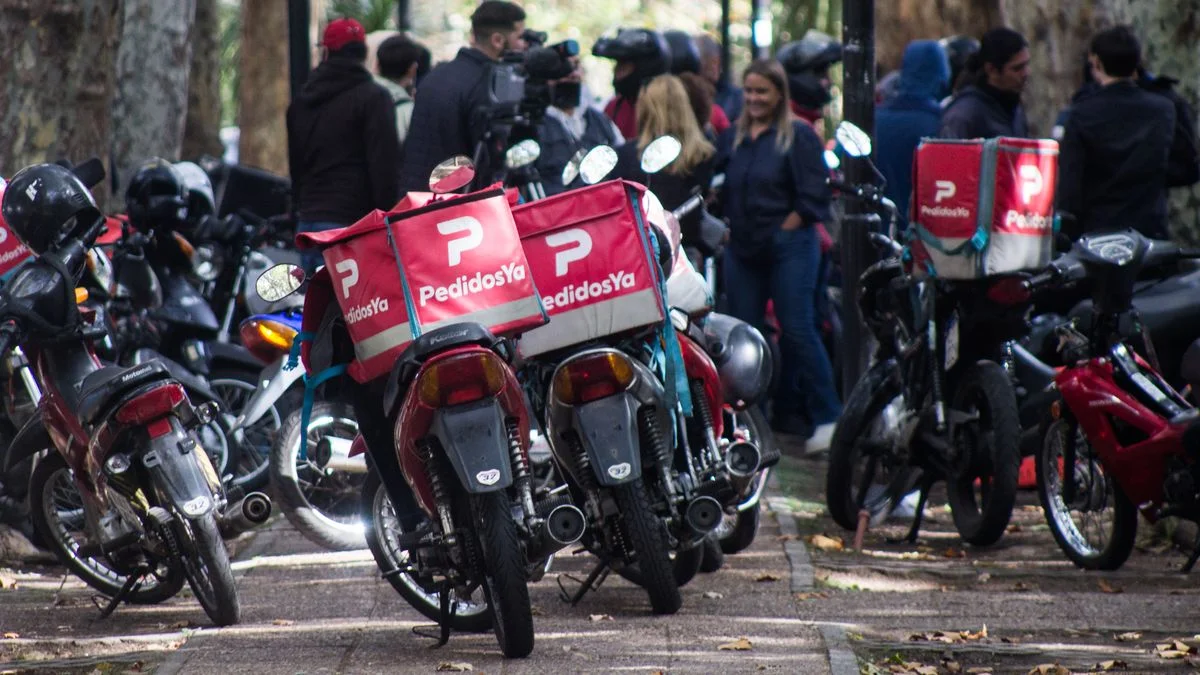 Repartidores marcharán desde Plaza Moreno por más seguridad