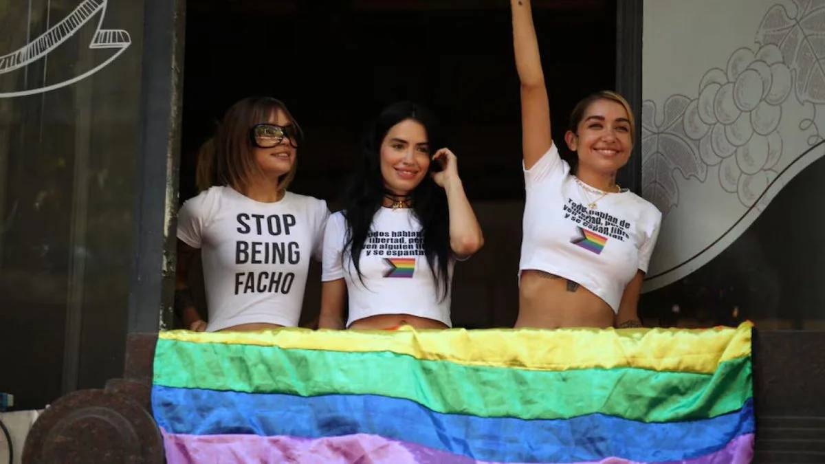 Lali y María Becerra presentes en la Marcha Federal LGBTIQ