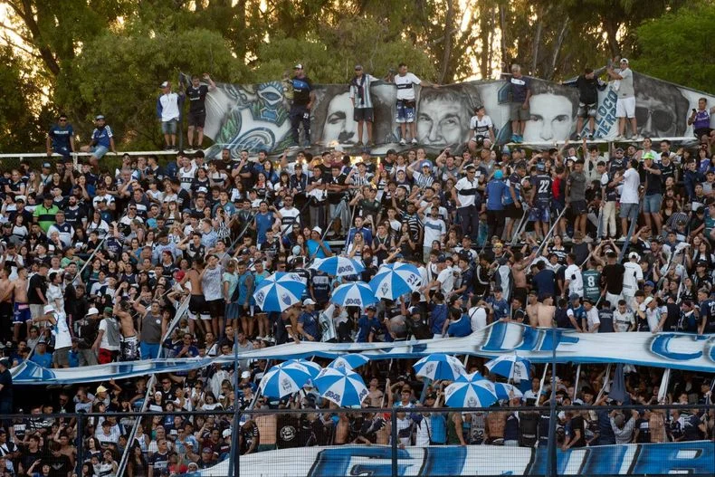 Gimnasia anunció el canje de entradas para el debut en el Bosque