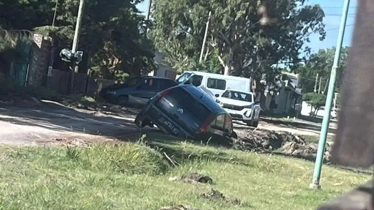 Advierten por una calle que "se desmorona" en Berisso