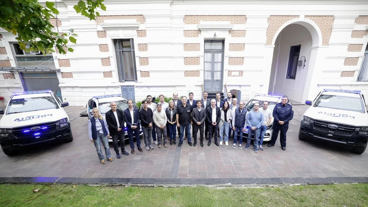 Kicillof amplió el álbum de fotos con intendentes gracias al Fondo de Seguridad