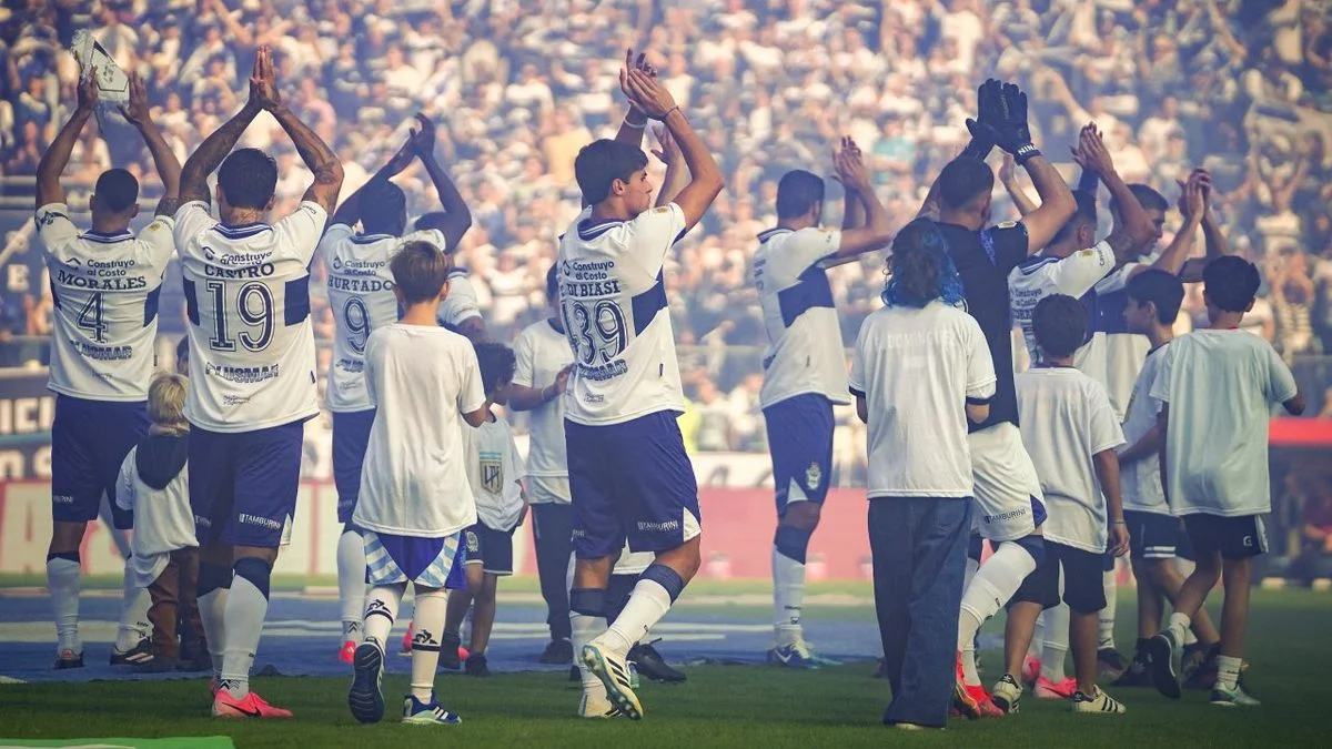 En Gimnasia pasan los días y el técnico no se confirma