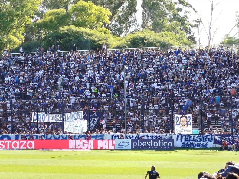 Todo Gimnasia hizo visible su descontento