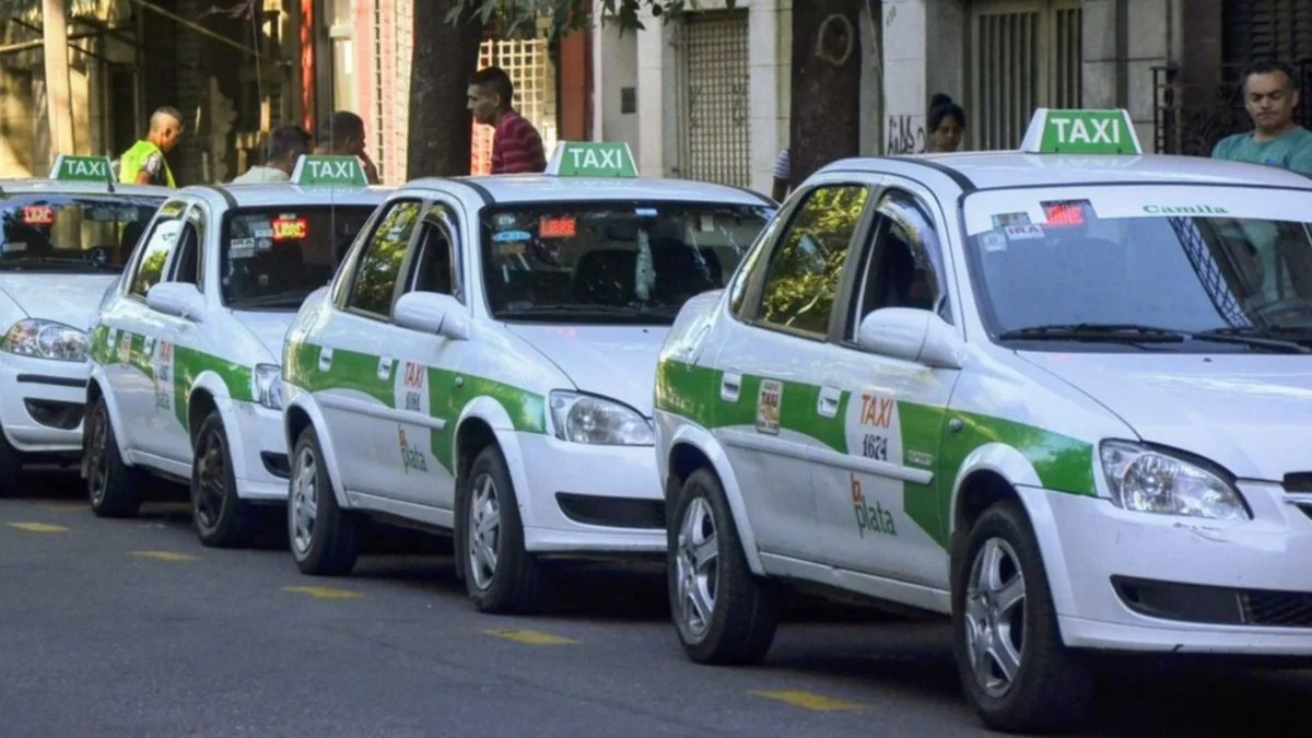 Los taxistas de La Plata pidieron un nuevo aumento de tarifas