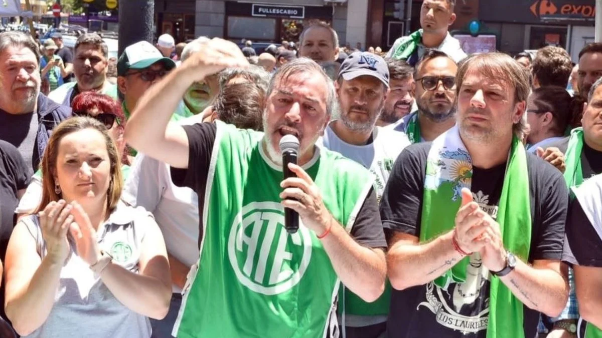ATE también judicializó el DNU de Milei que limita el derecho a huelga