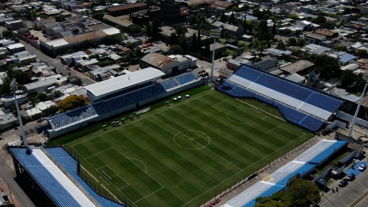Cambio para Estudiantes: la Supercopa Internacional con Vélez no será en Paysandú