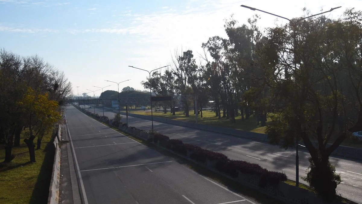 Intentó cruzar la Autopista Buenos Aires-La Plata y murió atropellado
