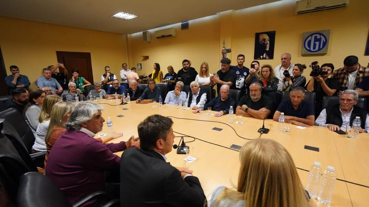 Después de marchar, la CGT se reunió con Kicillof y pidió unidad en el peronismo