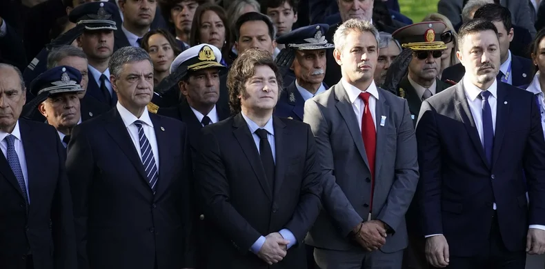 Javir Milei junto a Guillermo Francos, Jorge Macri, Martín Menem y Luis Petri