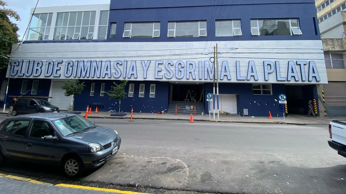 Gimnasia reinaugurará su sede social con la presencia de hinchas