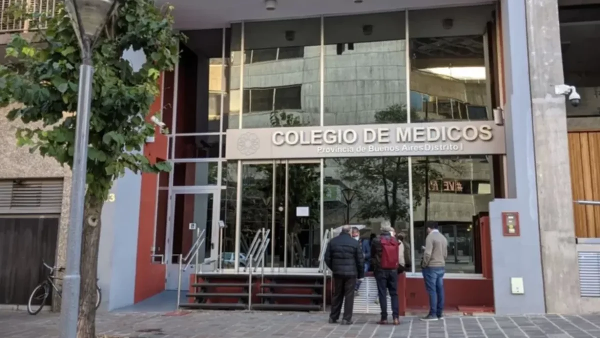 El Colegio de Médicos de la Provincia repudió un evento anti vacunas en el Congreso