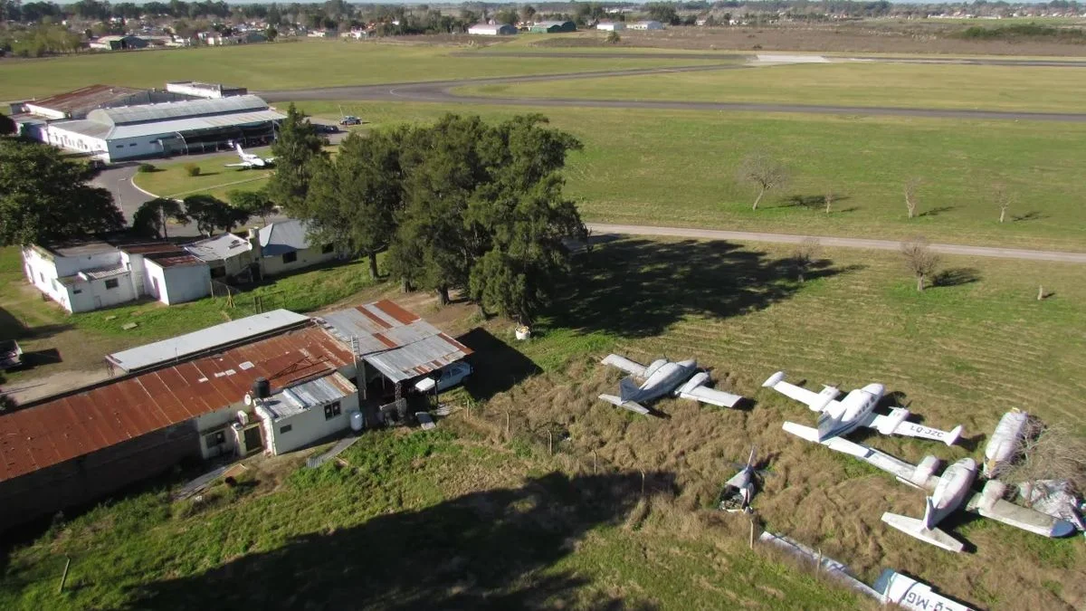 La Plata: lanzan un proyecto para privatizar el aeropuerto