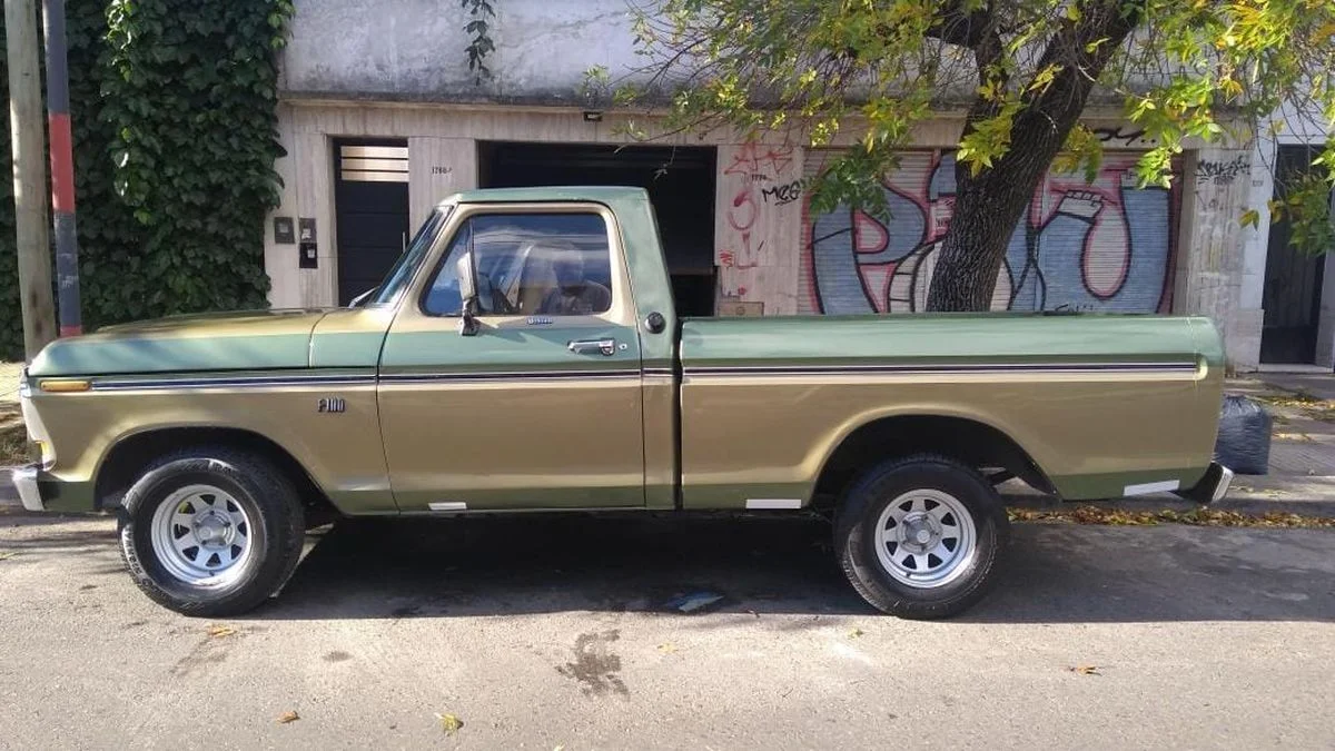 Dejaron la camioneta estacionada y se la robaron en City Bell