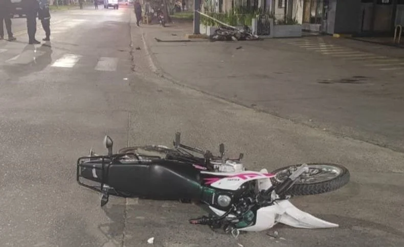 Murió un hombre tras un choque entre dos motos en Ensenada