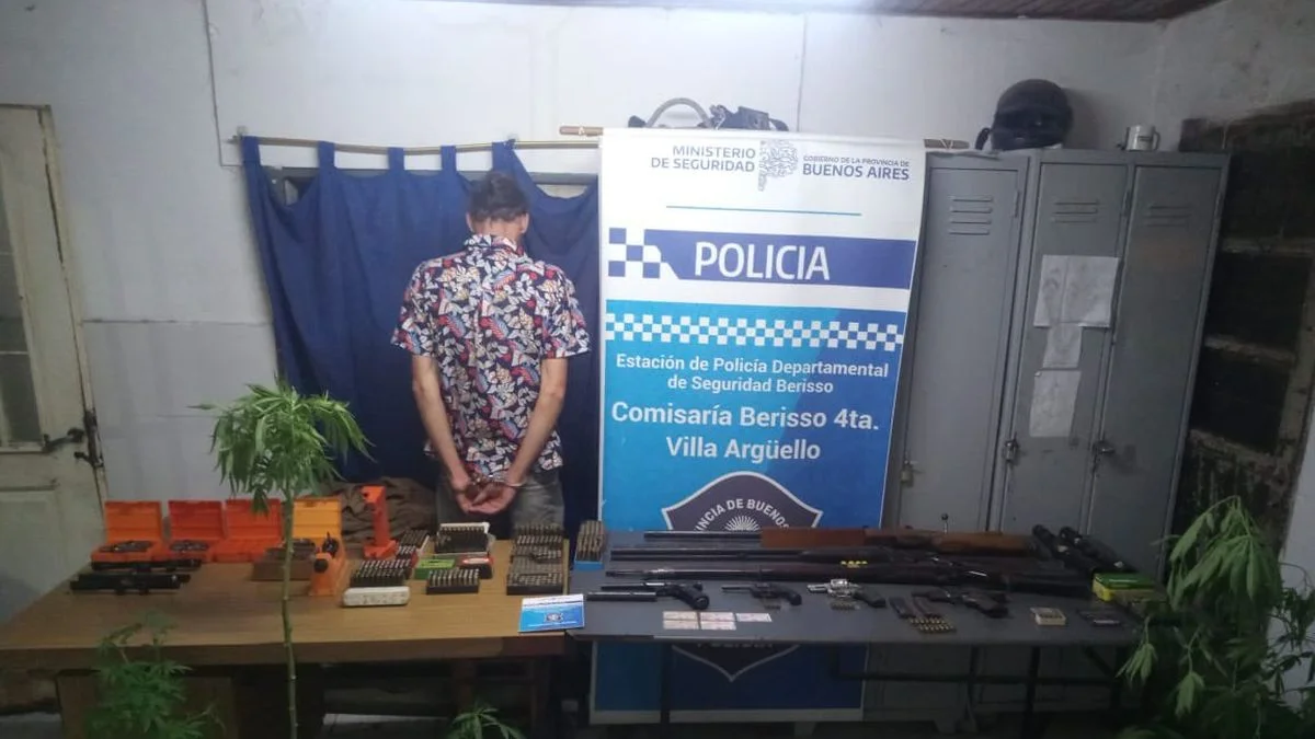 Lo allanaron en Berisso por amenazas y encontraron un arsenal