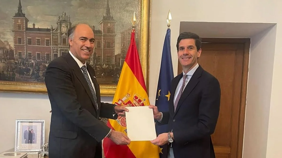 "Viva el rey": el polémico discurso del embajador argentino en España