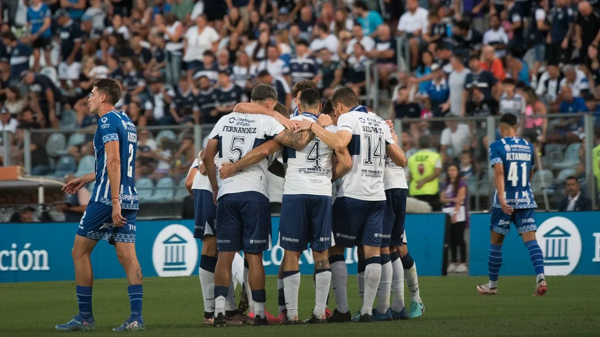 Gimnasia ganó, gustó, goleó y espera al Traductor