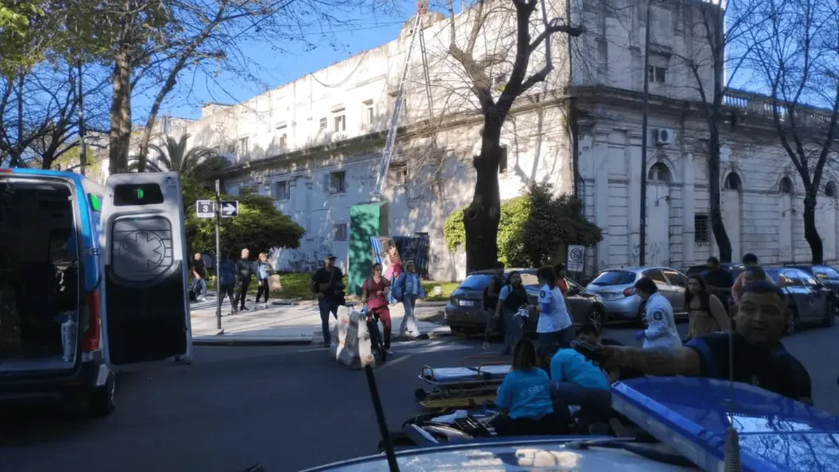 Violento choque en el centro platense: una joven gravemente herida