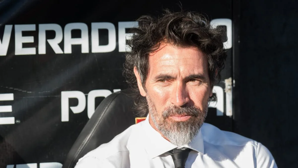 "No hay que confundirse, esto recién empieza", Eduardo Domínguez analizó el triunfo de Estudiantes