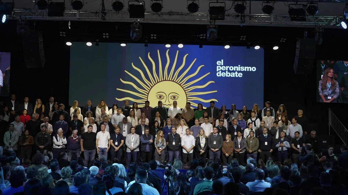 El peronismo de todo el país busca alejarse de la interna
