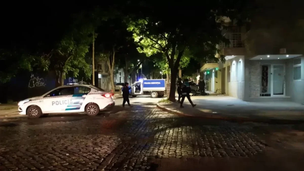 Murió un hombre tras caer de un cuarto piso en La Plata