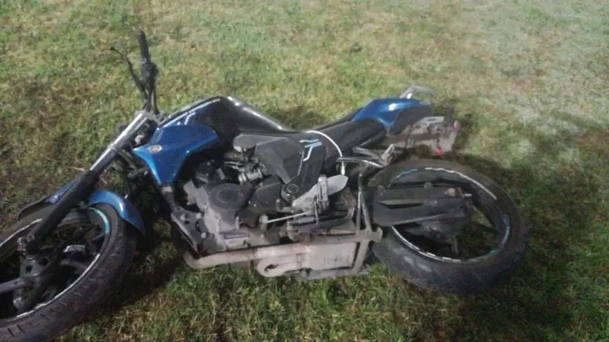 Motociclista lucha por su vida tras un accidente en Lisandro Olmos