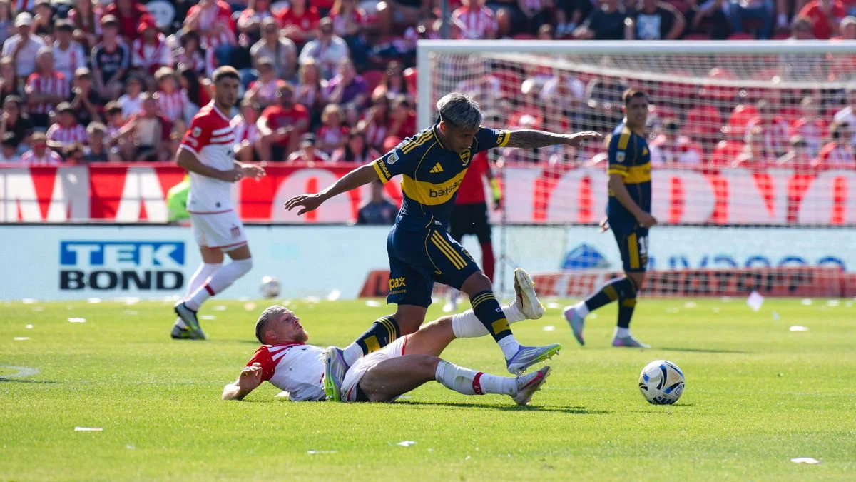 A Estudiantes se le escapó sobre el final y cayó ante Boca