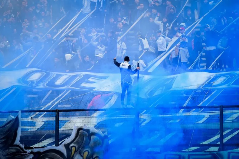 Los hinchas de Gimnasia pasarán por un mega operativo este domingo en el Bosque