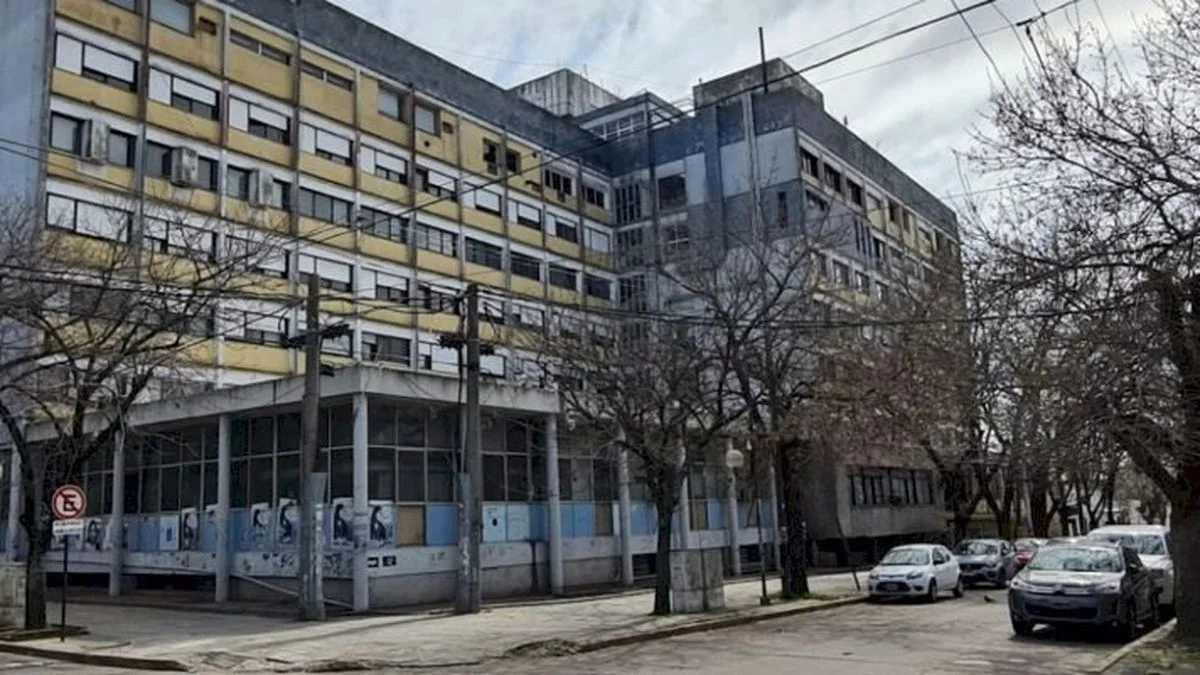 ¿Qué pasa en los hospitales de La Plata? Dos muertes y varias dudas
