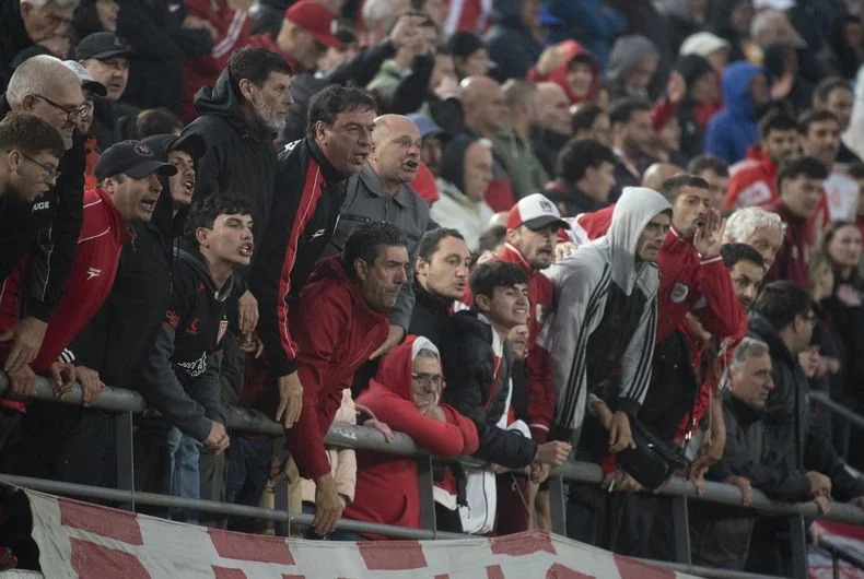 Estudiantes lanz&oacute; el canje de entradas para el cl&aacute;sico platense en el Estadio UNO