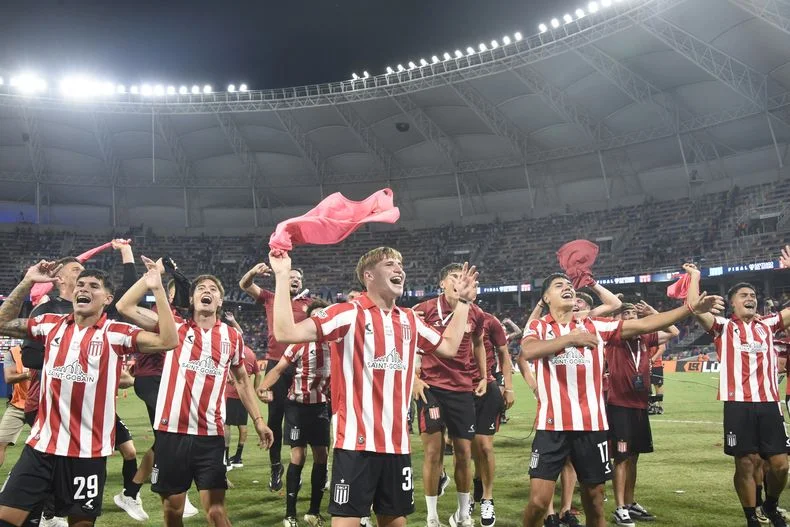 Estudiantes se coronó campeón del Torneo Clausura en el Madre de Ciudades