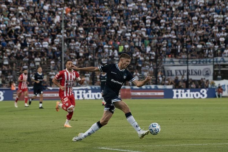 Rodrigo Castillo es el goleador de Gimnasia en la temporada
