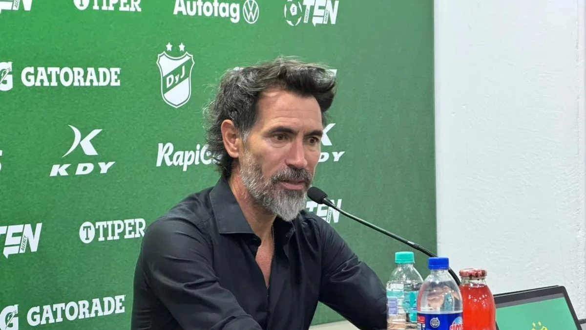 Eduardo Domínguez hizo una fuerte autocrítica en la conferencia