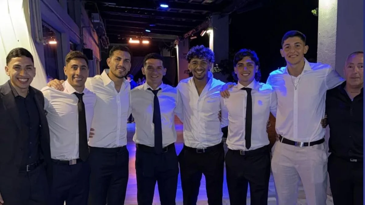 Vestido para la ocasión: un jugador de Estudiantes, de casorio