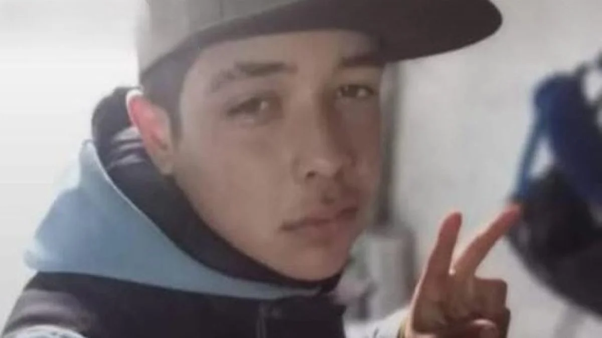 Barrio Hipódromo: piden oraciones para el joven que cayó de un caballo